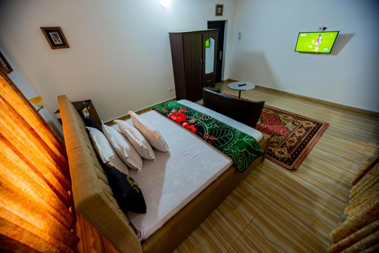 Nap Apartment Hotel Dansoman Ngoại thất bức ảnh