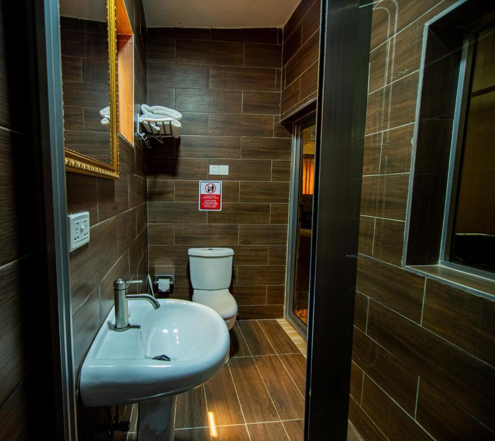Nap Apartment Hotel Dansoman Ngoại thất bức ảnh